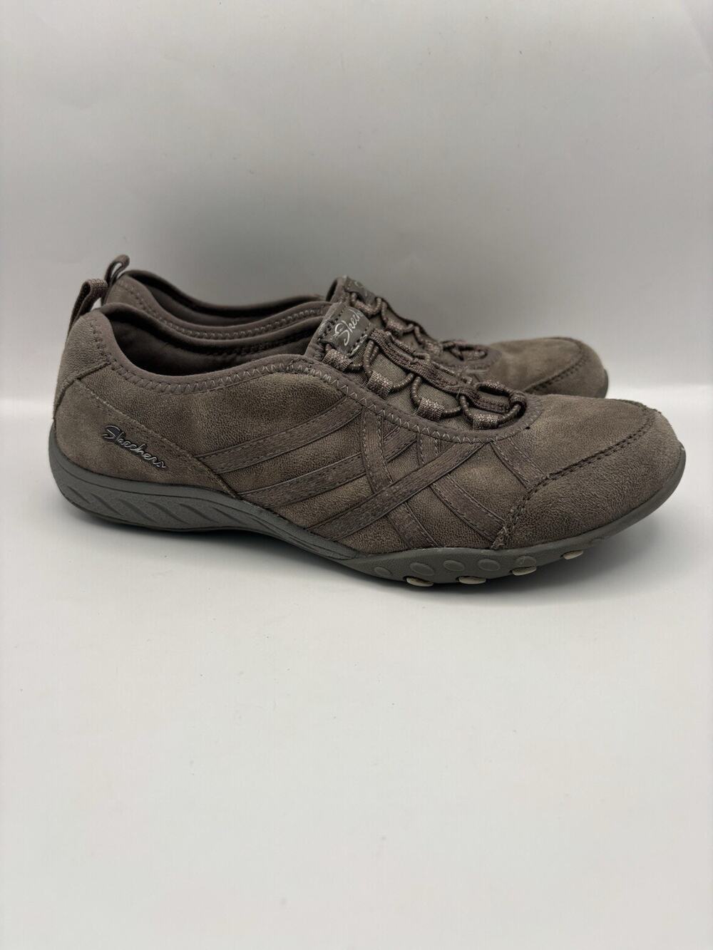 Skechers Breathe Easy Taupe Slip On Shoes Women Size 6.5